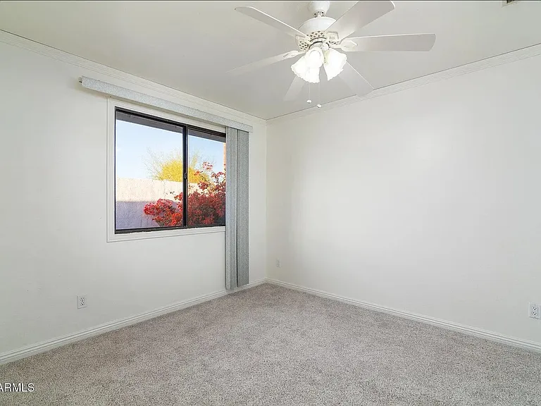 2907 S Elm St — Photo 18