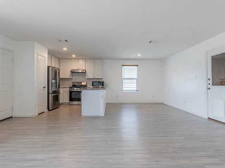 4310 Fluvial Cir — Photo 12