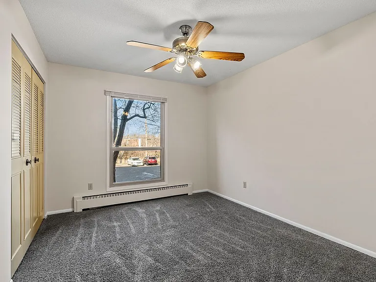 Cedarwood West Apartments | 2-Bedroom Apartments — Photo 6