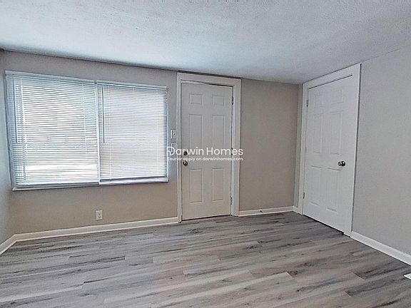 2nd image of 3416 N Leroy Ave