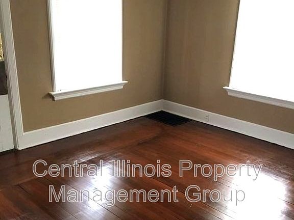 3rd image of 611 W Jefferson St APT B