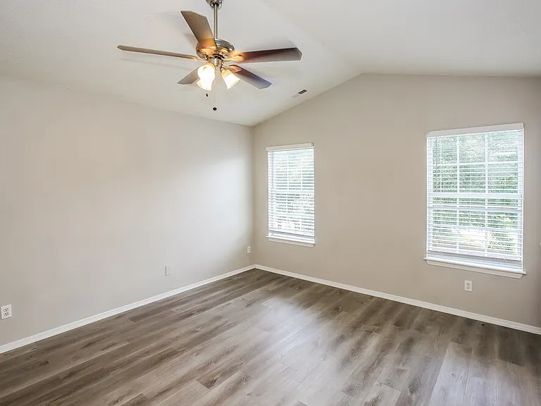 3079 Champion Ln SW — Photo 10