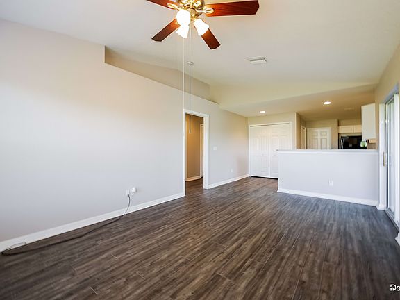 4th image of 2805 Anita Ave N