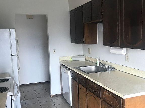 3rd image of 1604 X St APT 8