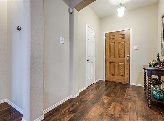5th image of 1800 Brookridge Dr