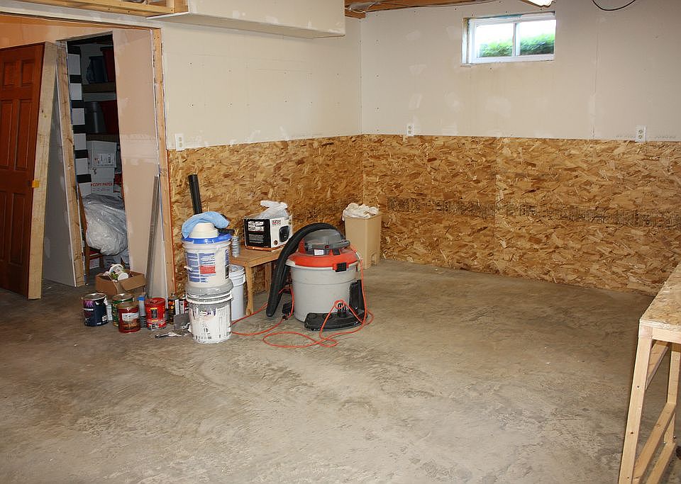 2nd image of 324 Country Ln