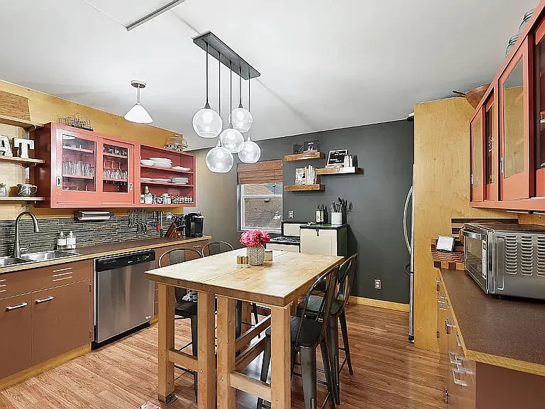 422 2nd St NE #2 — Photo 6