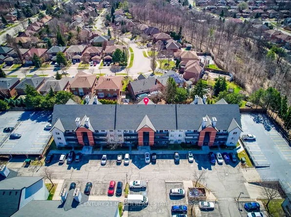 1450 Glen Abbey Gate #823, Oakville, ON L6M 2V7