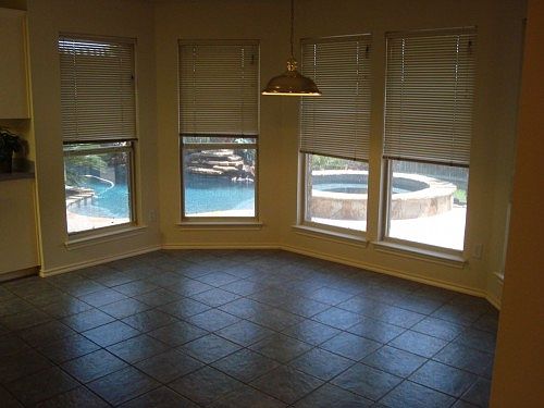 5th image of 2400 Cherrylawn Dr