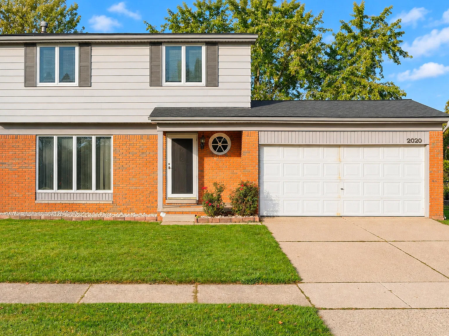 3 bed, 1.5 bath, 1506 sqft, $2,100 — Photo 3