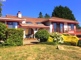 890 3rd St, Brookings, OR 97415