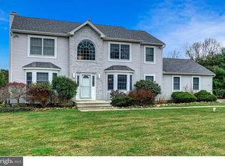 21 Country Rd, Manahawkin, NJ 08050