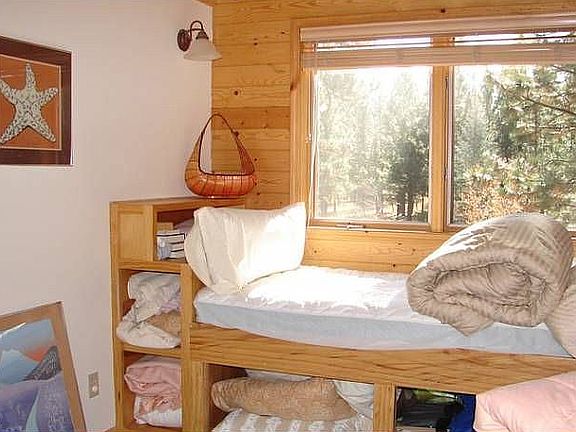 Dressing area/Bedroom