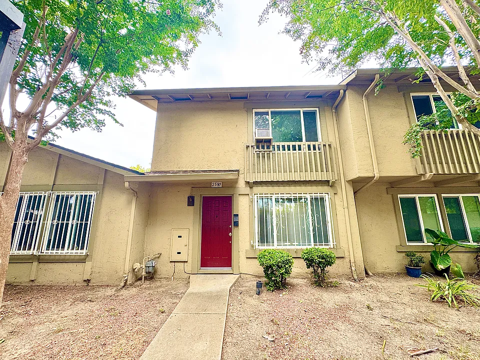 2590 Tosca Way