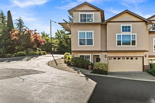 2352 NW Brewer Ln Photo 1