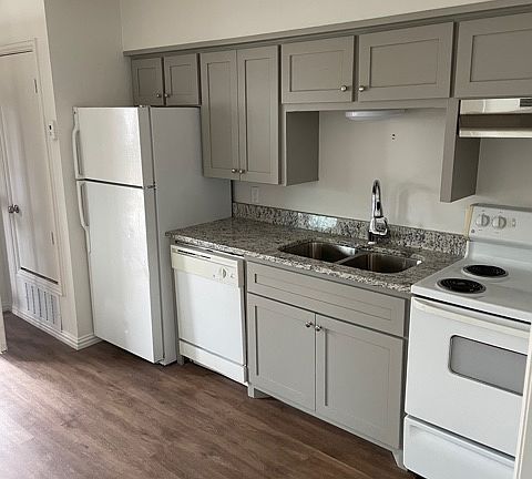 3rd image of 1003 S Houston St #9B