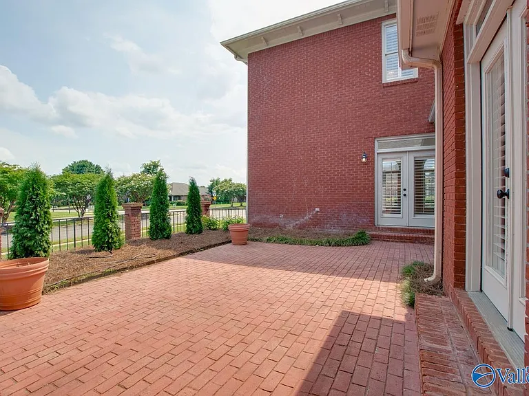 3017 Brunswick Cir SE — Photo 8
