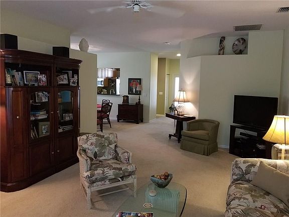 5th image of 365 Hawthorne Ln
