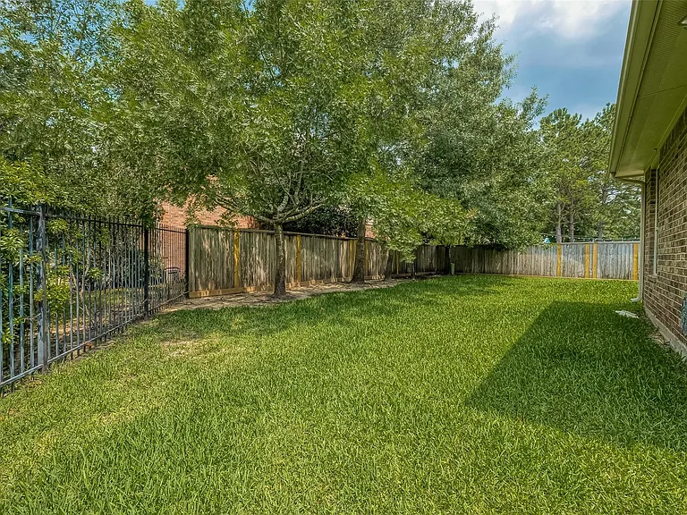 167 Pinto Point Pl — Photo 34