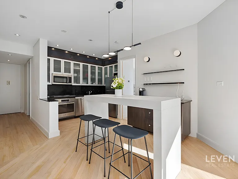 200 E 61st St #41AB — Photo 10