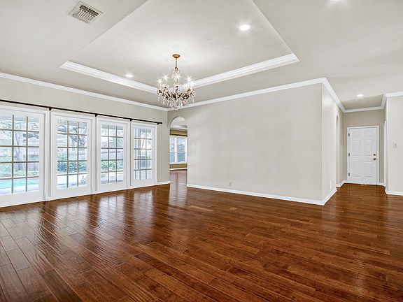 3rd image of 10 Inwood Elms