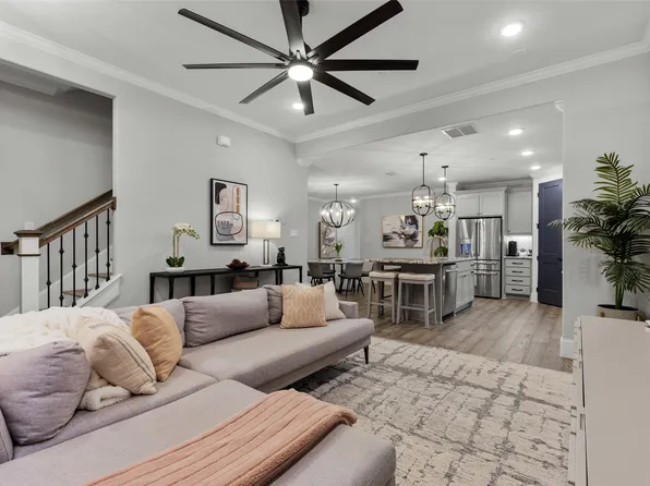 302 Nursery Ln #103, Fort Worth, TX 76114