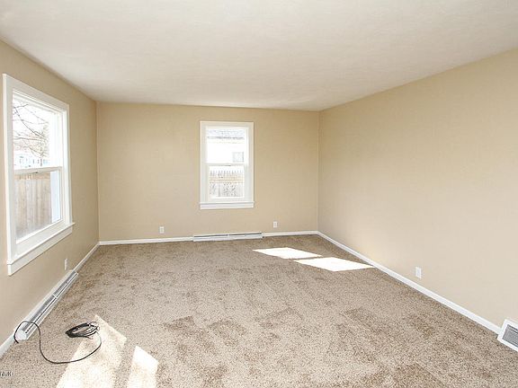 4th image of 218 W Van Hoesen Blvd