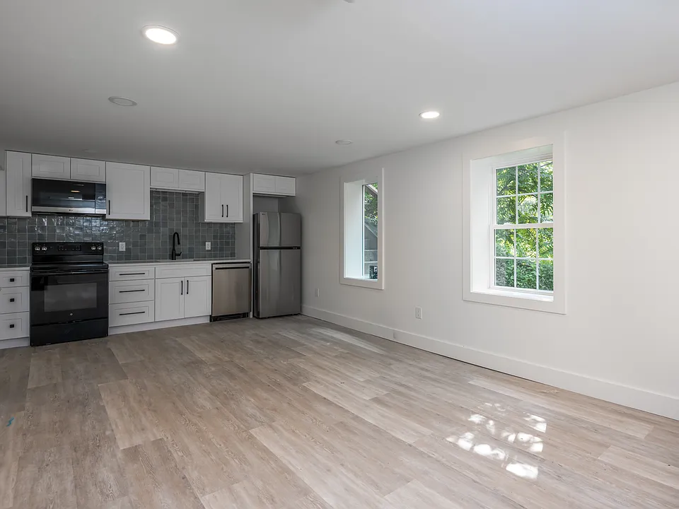 20 Chiles Ave #3