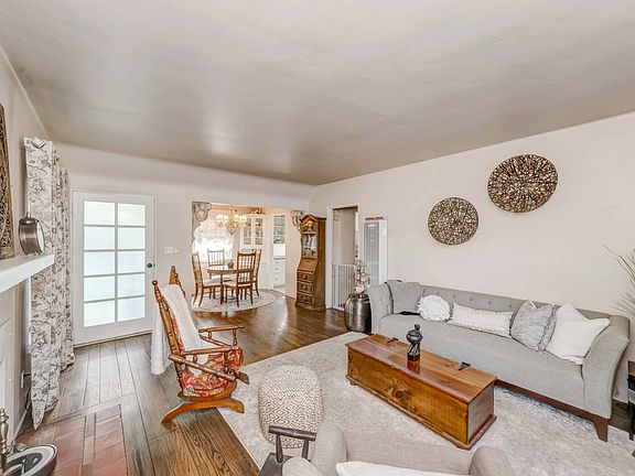 4th image of 6247 Acacia Ave