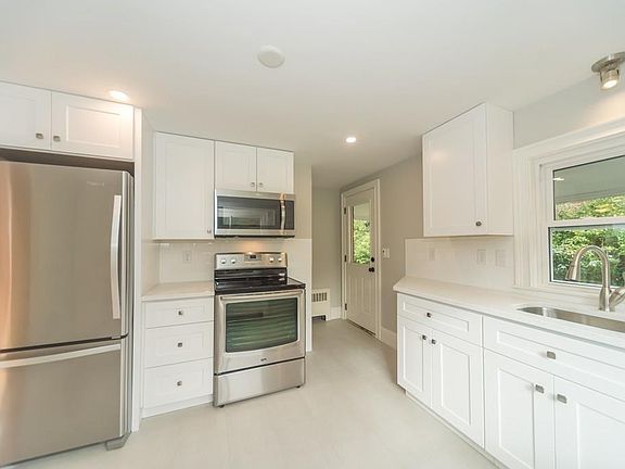 5th image of 71 Dayton St
