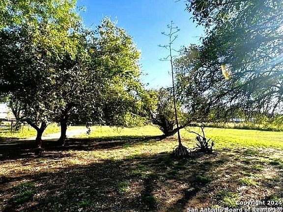 3rd image of 1254 ENCINO DR
