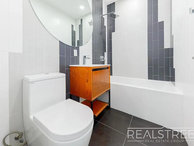 98 Himrod St #3R — Photo 7