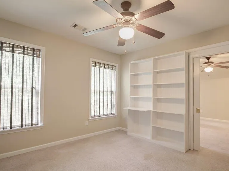 453 Grayson Way — Photo 10