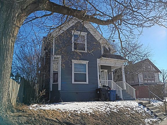 3rd image of 1443 Douglas Ave