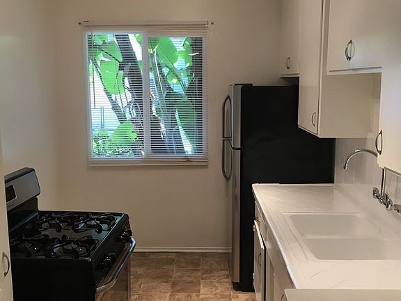 3rd image of 3844 Potomac Ave APT 04