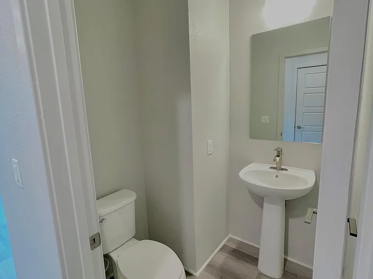 Half bathroom (first floor).