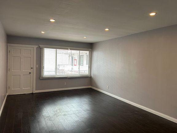 2nd image of 1901 6th St APT 305
