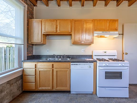 2nd image of 556-558 W 2nd Ave