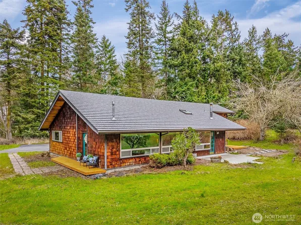 874 N Sunset Drive, Camano Island, WA 98282