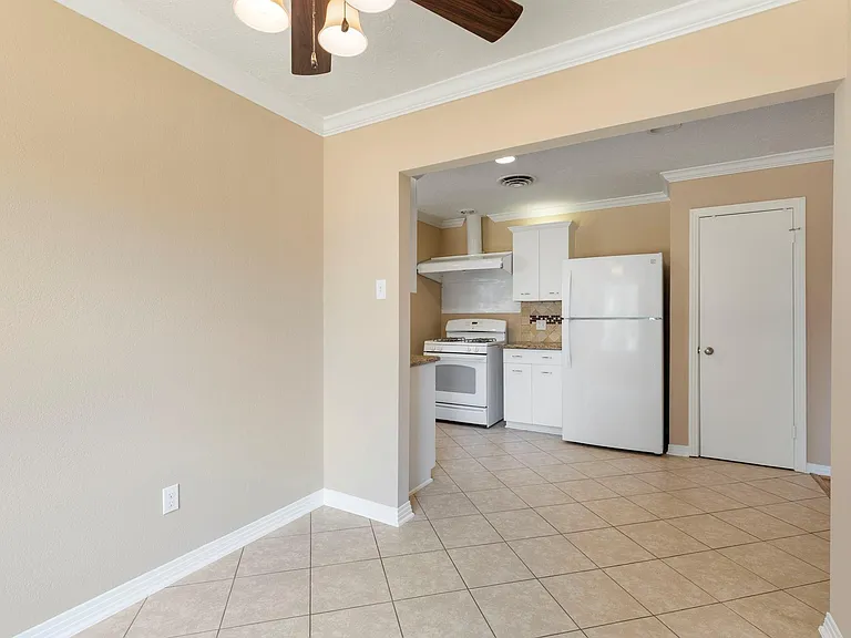 1802 Turnpike Rd — Photo 23