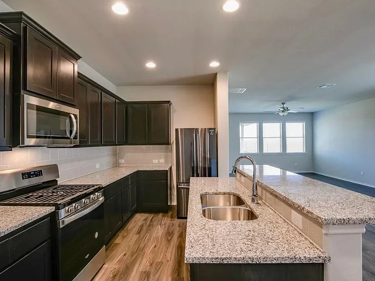 129 Goldfinch Dr — Photo 11