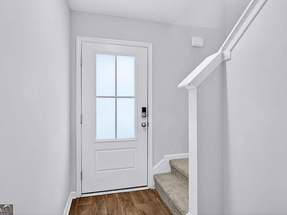 3rd image of 215 Coneflower Rd