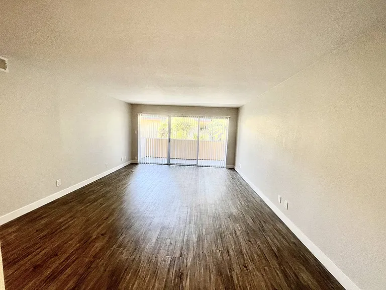 33 Hayward Ave #108 — Photo 6
