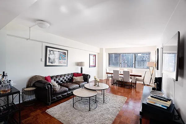 Sold by R New York | media 1