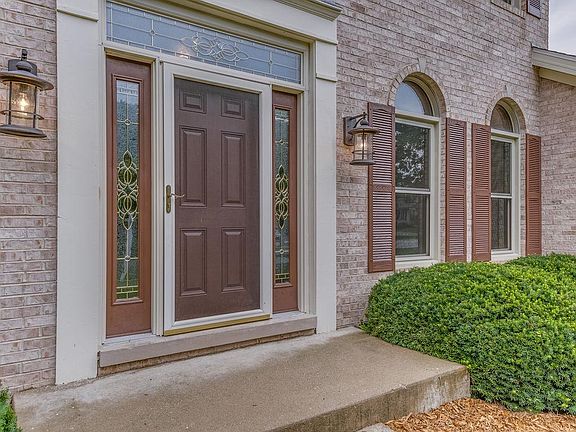 4th image of 415 Aristocrat Dr