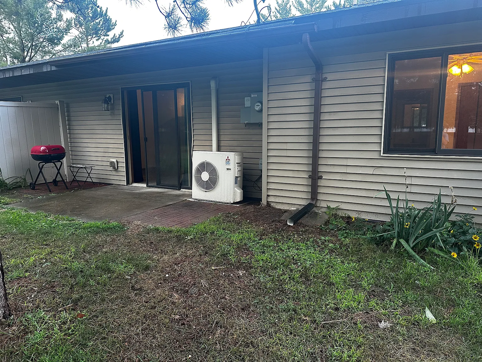 2 bed, 1.5 bath, $1,300 — Photo 4