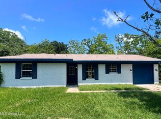 2405 Woolmarket St, Gulfport, MS 39503