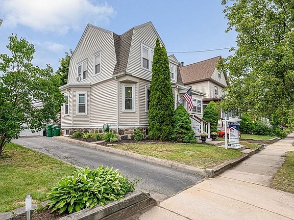 3rd image of 56 Grant Ave
