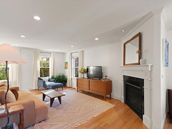 4th image of 142 Bridge St #2