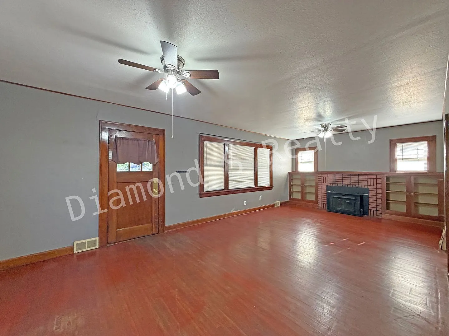 Three Bedroom Home Full of Charm! — Photo 3
